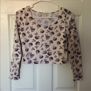 Long sleeve crop top
